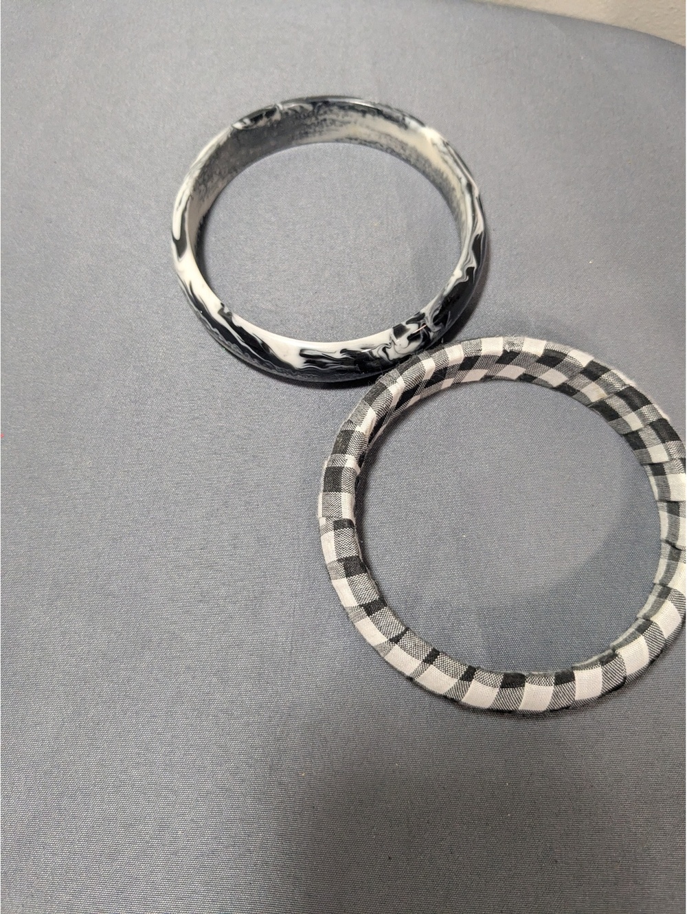 Black and white bangle bracelet set
